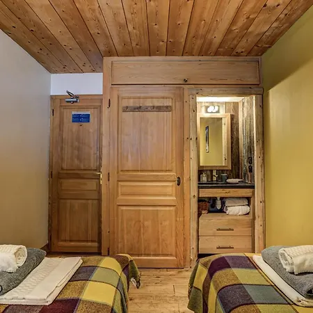 提西尔小木屋酒店 *